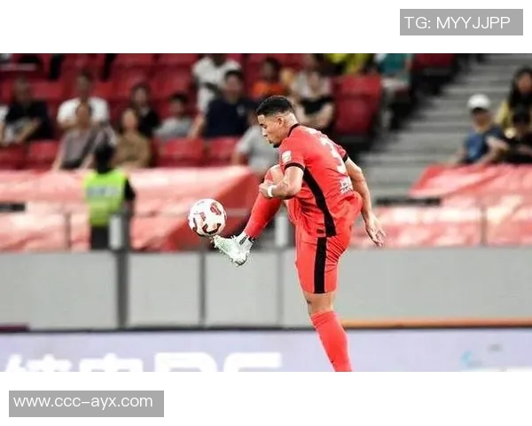 蒯纪闻强势突破三人防线禁区射门遭扑救精彩瞬间回顾